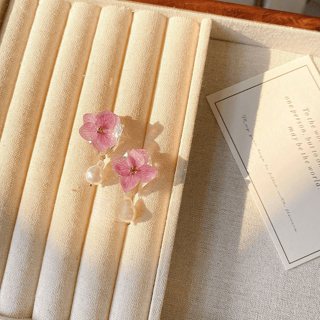 Libelle Layered Hydrangea Flower Earrings