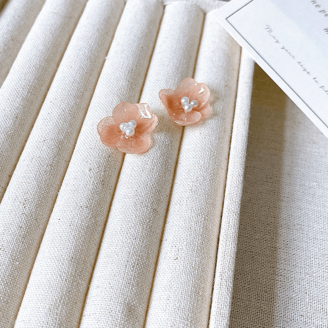 Libelle Hydrangea Flower Stud Earrings