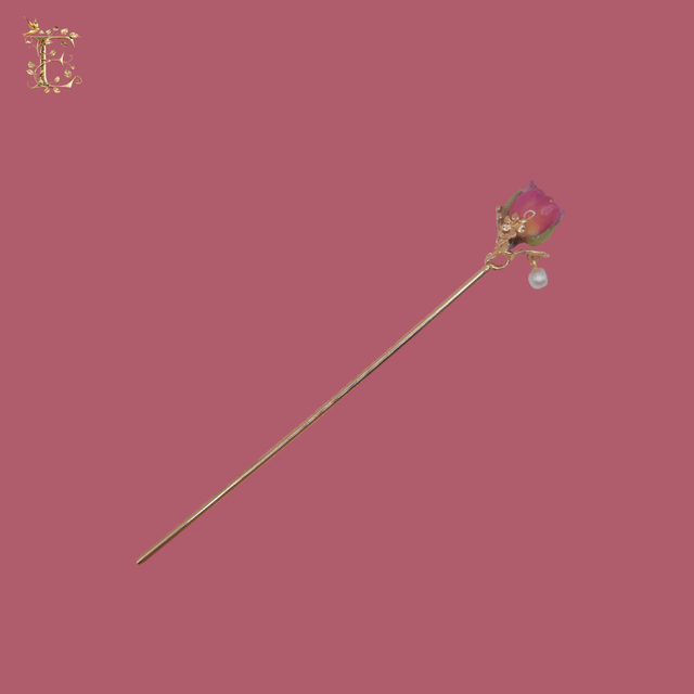 Rosebud Hairpin with Elegant Floral Base Design