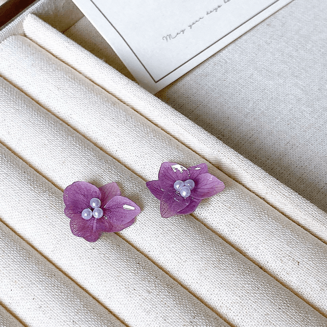 Libelle Hydrangea Flower Stud Earrings